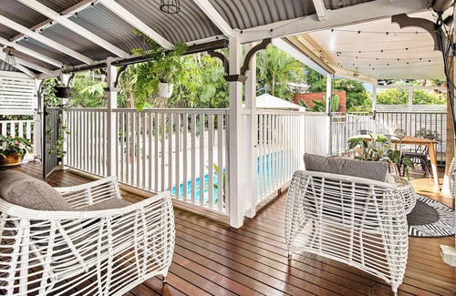 Bardon House | Bardon Beauty Pool with self contained unit downstairs sleeps 6 to 8