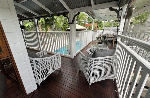 Bardon House | Bardon Beauty Pool with self contained unit downstairs sleeps 6 to 8