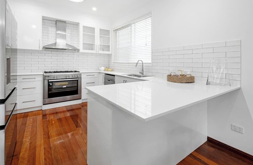 Bardon House | Bardon Beauty Pool with self contained unit downstairs sleeps 6 to 8