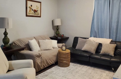 Redfield Apartment | Cozy 2-bedroom apartment in marvelous with WiFi, AC