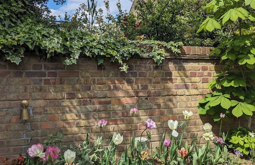 Bow West House | Entire Georgian Townhouse Close to Central London