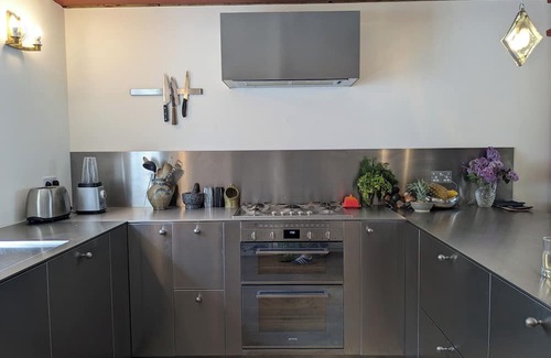 Bow West House | Entire Georgian Townhouse Close to Central London