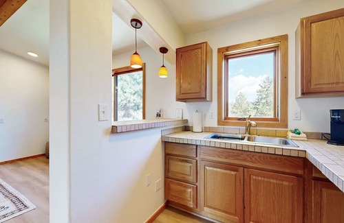 Durango Apartment | Comfortable rental with kitchenette, streaming TV & great views