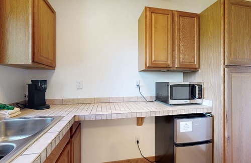Durango Apartment | Comfortable rental with kitchenette, streaming TV & great views