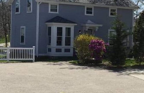 Westerly House | Charming house - Wilcox Park