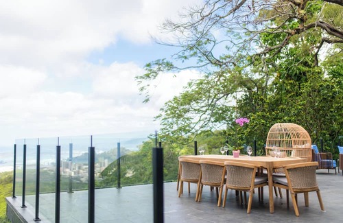 Manoa House | Tropical Jungle Ocean View Guest House