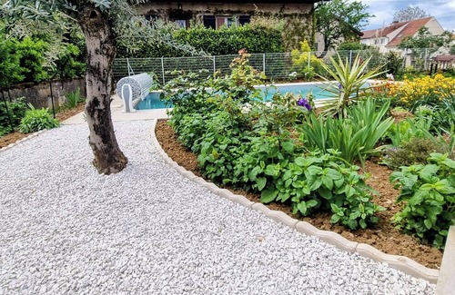 Poussots Villa | Villa sleeps 12, garden and pool in summer, haven of peace close to town center