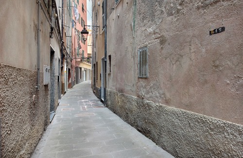 Voltri Apartment | Apartment 'Casa Rè A Due Passi Dal Mare' with Wi-Fi