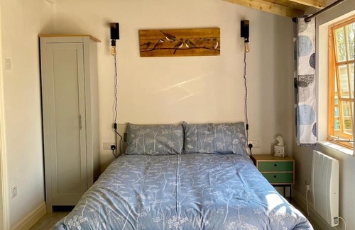 Millthorpe Cabin | Cosy cabin for two in the Peak District