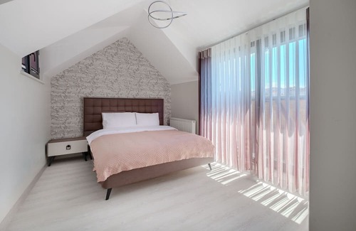Beyoglu Apartment | Sea View Duplex w Terrace in Goldenhorn