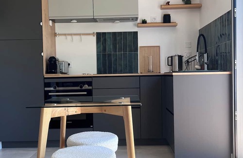 Grezieu-la-Varenne Apartment | Studio au Calme et Ensoleillé