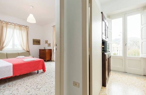 Ceraso Apartment | Flat In The Center Of Ceraso For Up To 8 People