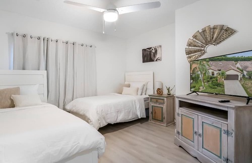 Boca Del Mar House | Luxurious Oasis with Private Pool, BBQ Grill, Golf Access, Beaches & Shopping