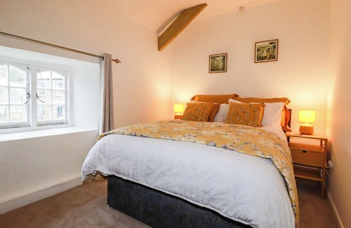 Fivelanes Cottage | ALWAYS, pet friendly, character holiday cottage in Five Lanes