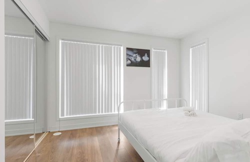 Brookhaven - Amesbury House | Toronto Luxe - 3BR, 3WR Modern and Cozy House