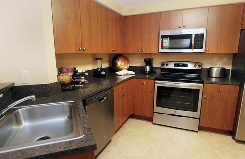 Weston Resort | Luxury one bedroom and one bathroom unit with full amenities