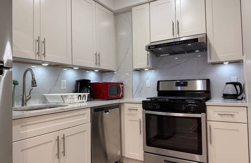 Flushing Chinatown Apartment | Brand New 1br - Linens Wi-Fi 3rd fl