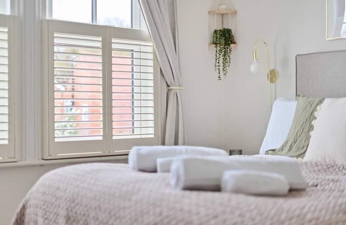 Walton-on-Thames House | Pass the Keys | Stylish Family Home