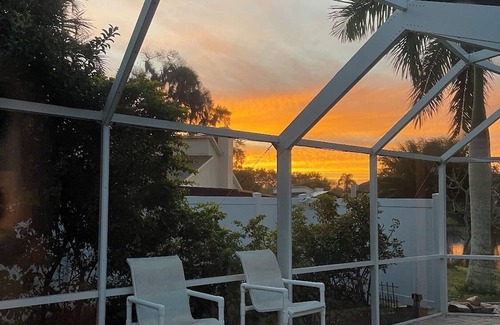 Fruitville House | Tranquility. Oh what a feeling. nnWaterfront fishing.nnLovely 3 Bedroom 3 Bath
