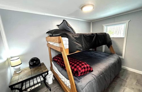 Merriweather House | Marko's ~ Close to Trails & Lake Gogebic!