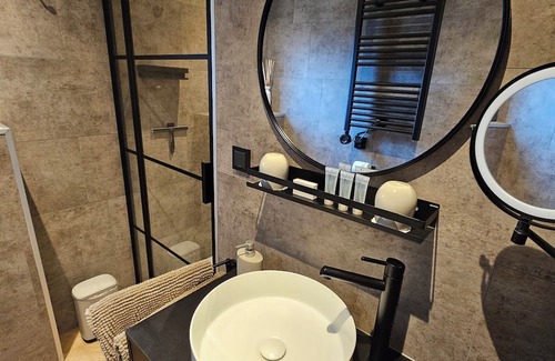 Bergen op Zoom Ski Chalet | Luxe en Modern Chalet Midden in de Natuur