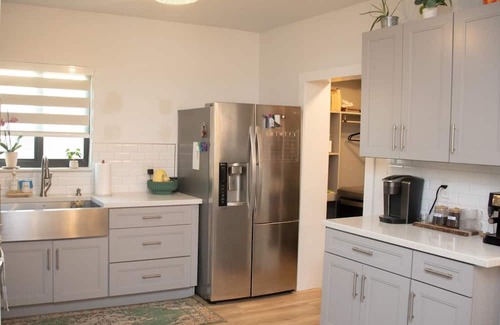 Flagami House | Central Miami-10 minutes to EVERYTHING! Hot Tub-Fire Pit-Fully Equip-Games-COZY