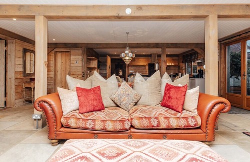 Cuddesdon House | Moonlight Barn - Sleeps 4 guests, Pet friendly