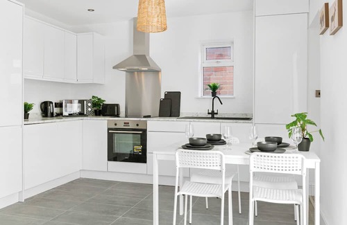 Alfreton House | Isimi luxurious house 4-Bed in Alfreton Derby