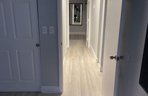 Riviera Beach Apartment | Lux 2 bedroom stay, 7 mins to beach,10 mins to downtown, Clematis, & City Places