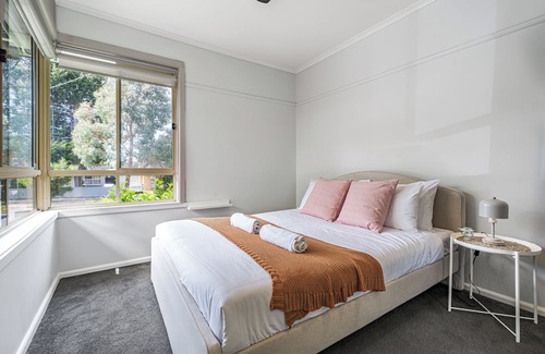 Forest Hill Villa | This villa is a 3 bedroom(s), 2 bathrooms, located in Forest Hill, VIC.