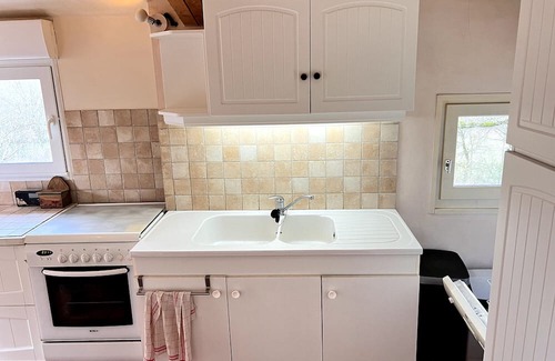 Monflanquin House | Holiday Home 'Gite Triguedina 6 Personnes Piscine' with Private Pool, Private Terrace and Wi-Fi