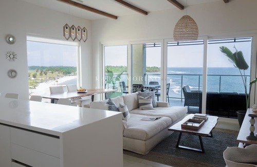 Maria Chiquita Apartment | Unmatched Ocean View & Designer Finishes: Your Stylish Escape Awaits!
