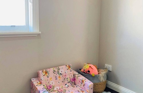 Golden Square Cottage | Kennedy's Kottage (Walk to Bendigo Stadium)