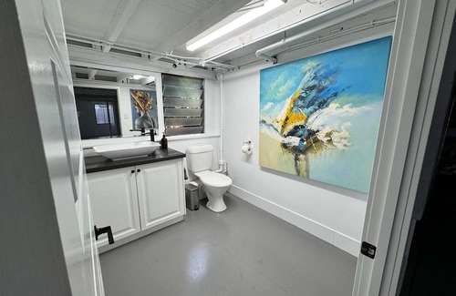 Hendra House | 2 Private Bdrms in Brisbane House, Pool & Parking