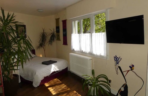 Bourges Apartment | Homerez - Cosy studio in Bourges