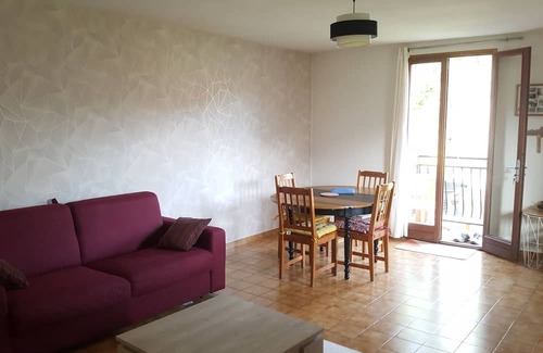 Gilly-sur-Isere Apartment | T2 au Calme, les Animaux de Compagnie Sont les Bienvenus