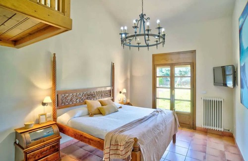 Sant Andreu de Llavaneres Villa | Homerez - Big villa 1 km away from the beach for 16 ppl. with swimming-pool