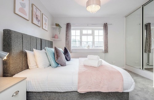 Ascot House | Exclusive August Ascot Deal for 8 Guests