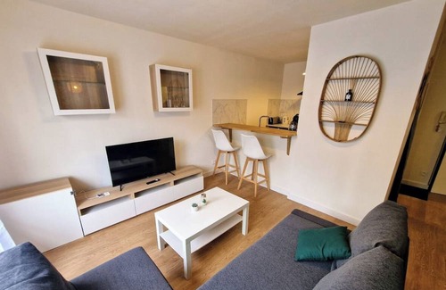 Centre Ville Apartment | Modern apartment - free, private and secure parking