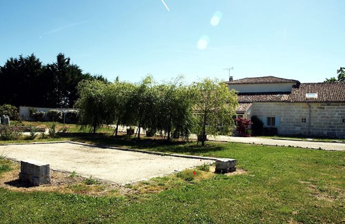 Brives-sur-Charente Apartment | La Treille, Studio Avec vue sur Jardin