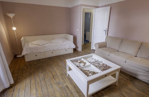 Colonzelle Cottage | Cottage 'Est' with Shared Pool, Private Terrace and Wi-Fi