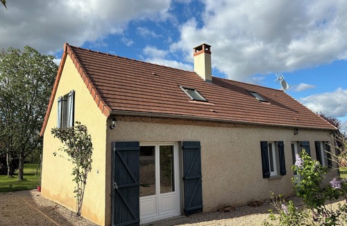 Saint-Bonnet-Troncais House | Maison de Campagne 2 Personnes au Calme, Forêt de Tronçais. Animaux Acceptés