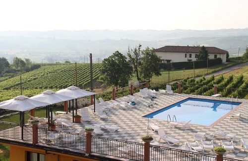 Calamandrana Villa | Villalta - villa sorrounded by vineyards with an amazing view over the hills