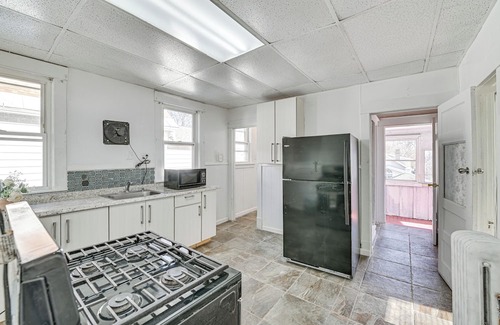 Rotterdam Apartment | Schenectady Vacation Rental ~ 18 Mi to Albany!