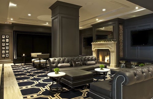 West End House | 3 Pet-Friendly Units, Pets Allowed, Near Kennedy Center for Performing Arts