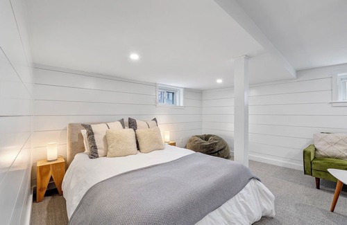 Marblehead Cottage | The Sunset - A cozy, seaside cottage in historic Marblehead MA