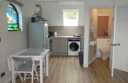 Scaniport Cottage | PURLIE LODGE APARTMENT, romantic, with a garden in Inverness