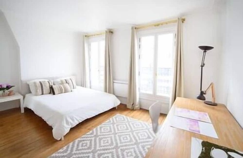 Notre-Dame-des-Champs Apartment | Charming Apartment with Balcony-6th-Mobility Lease