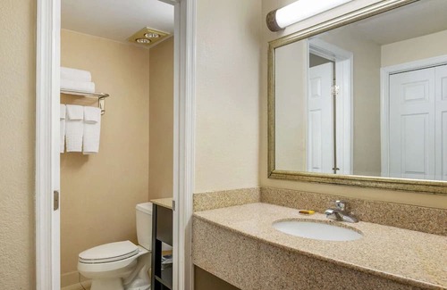 North Chesterfield House | Chic Stay with Free Breakfast Near Major Shopping and Historical Sites