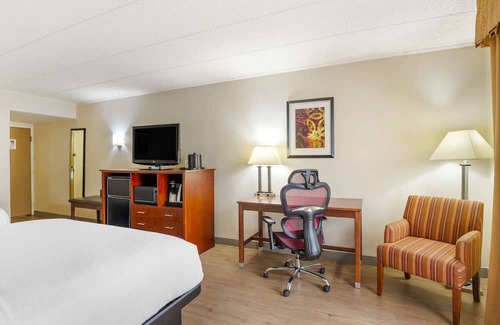 North Chesterfield House | Elegant Rooms with Hot Breakfast – Minutes from Richmond Museums